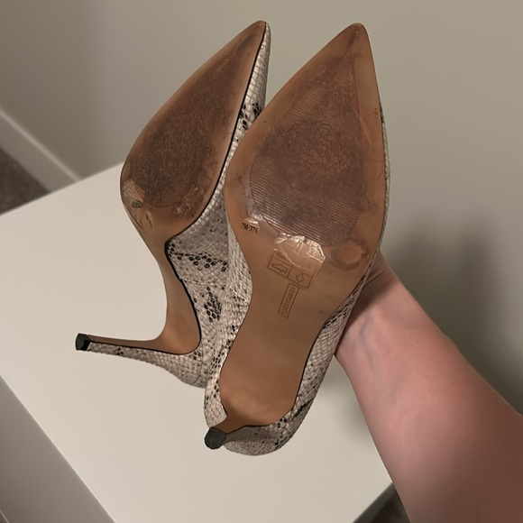 VINCE CAMUTO | Snake Print Heels Pumps | 7 - Picture 8 of 10